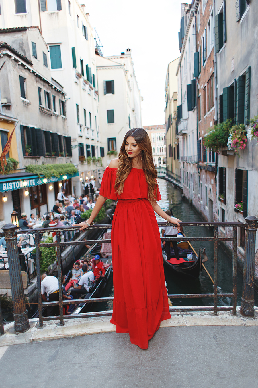 larisa costea, larisa costea blog, the mysterious girl, the mysterious girl blog, fashion blog, blogger, fashion, fashionista, it girl, travel blog, travel, traveler, ootd, lotd, outfit inspiration,look of the day,outfit of the day,what to wear,venice, venezia, san marco,piazza san marco,san marco square,fashion blogger in venice, travelbloggerin venice,larisainvenice, larisainvenezia,larisainitaly,red dress,long red dress, gown,chic diva,chic diva dress,rochie lunga, rochie ocazie, redl lips,red lipstick,bellami hair extension,bellami bella, pigeons, briges, ponte, gondola