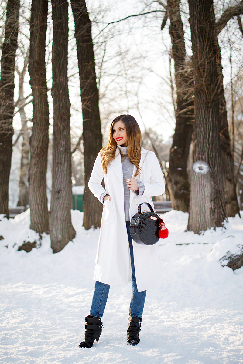 larisa costea, larisa costea blog, the mysterious girl, the mysterious girl blog, fashion blog, blogger, fashion, fashionista, it girl, travel blog, travel, traveler, ootd, lotd, outfit inspiration,look of the day,outfit of the day,what to wear, winter outfir, winter ootd, ootd, look of the day, winter wondeland,snow, boots,ankle boots,botinedin piele,botine joyas, joyas boots,leather boots, suede boots, piele naturala,piele intoarsa, botine mireya, concept 15, concept 15 bag, leather bag, croc leather, patent leather, rpund bag, geanta concept 15, fur pom pom,bag accessory, discount code, sales, ilovejoyas, jolly chic coat, jolly chic coupon code, mom jeans, grey turtleneck,sweater, grey sweater, shein, shein jeans, red lipstick, mac lipstick, ruby woo,park,walk in the park