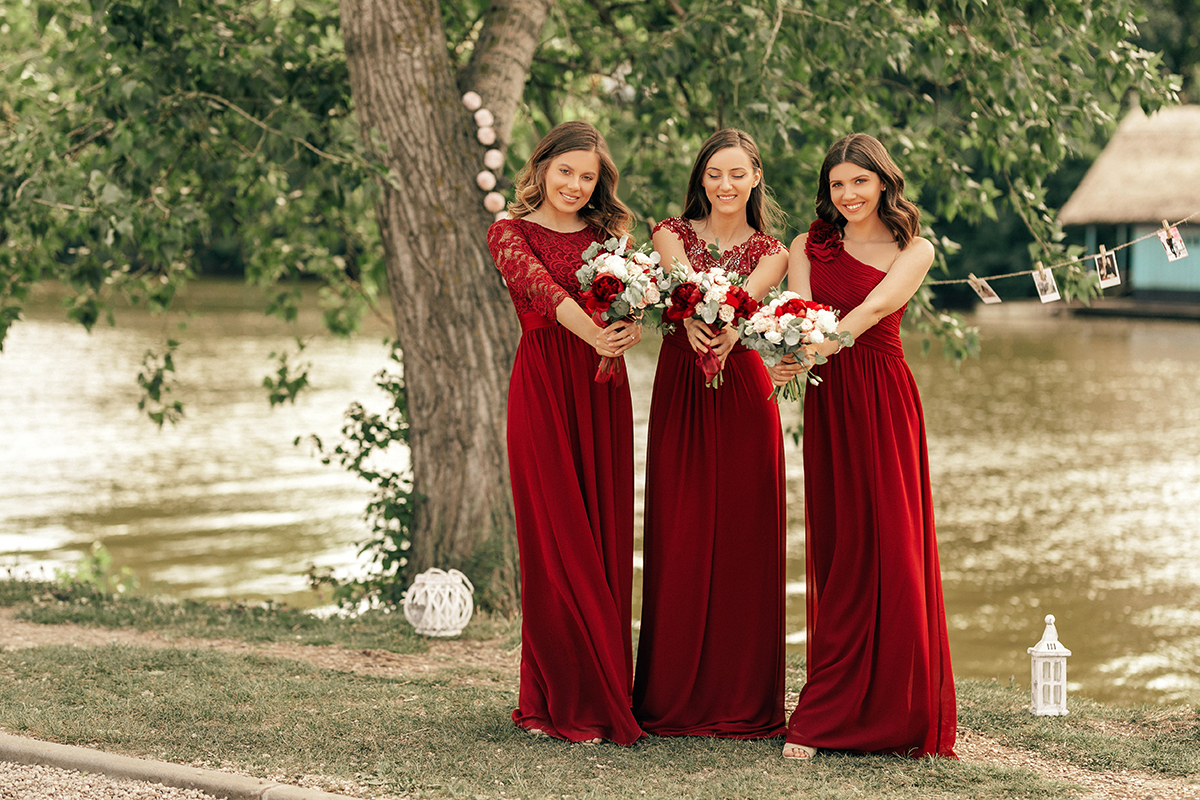 larisa costea, florina mindu, bridesmaids, wedding inspo, wedding, wedding inspiration, 2018, wedding season, domnisoare de onoare, rochii, rochii pentru domnisoare de onoare, rochie visinie,dark red dress, red dress, bridesmaids dresses, wedding guest, ever pretty, cheap dresses, affrodable rpice, best bridesmaids, california, wedding photography, royal rose, royal rose bucharest, wedding flowers, bouqets, flori pentru nunta, nunta, trandafiri, bujori, parcul herastrau,sedinta foto, rochii lungi, rochie lunga, fashion blog, blogger, 