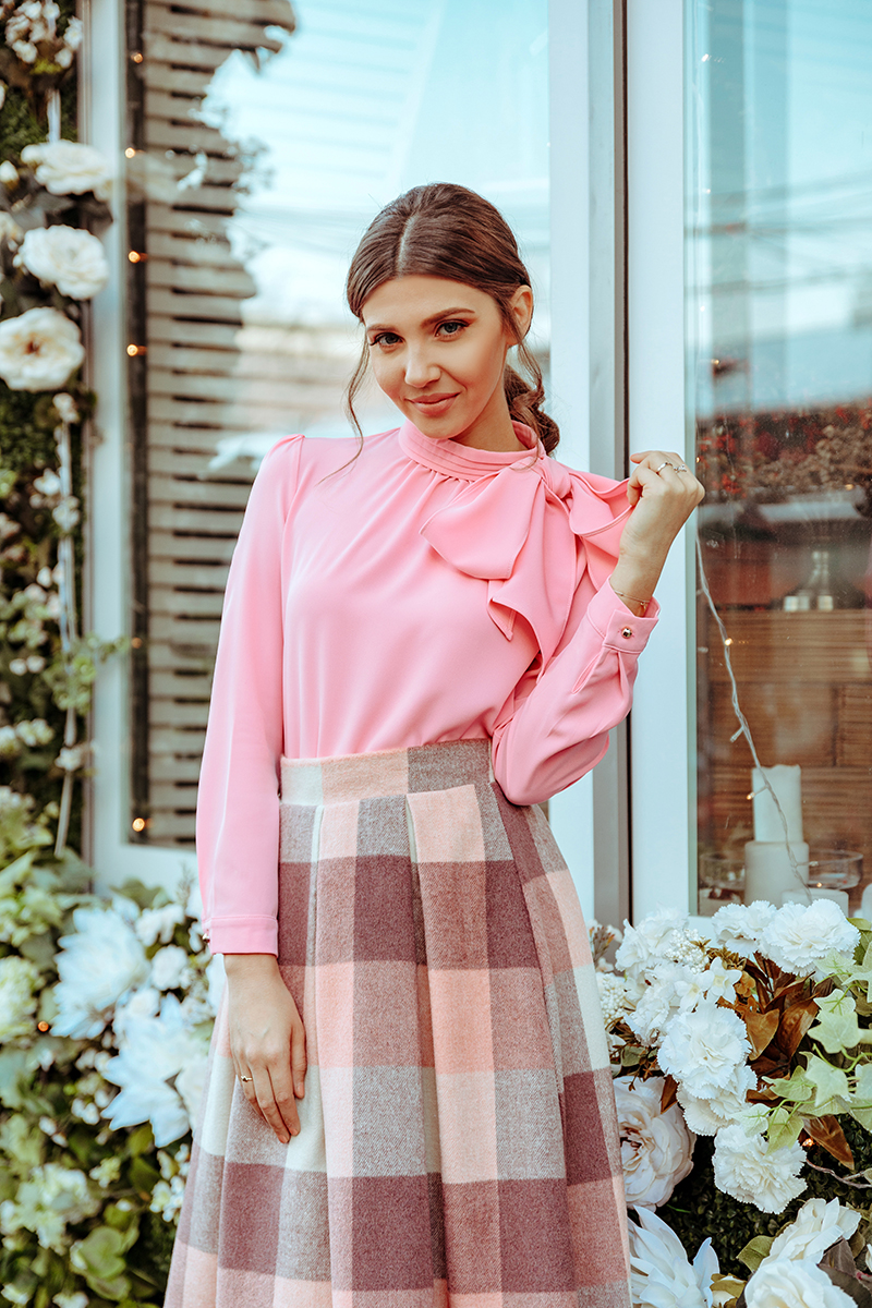 larisa costea, larisa style, larisa costea blog, larisa costea's valentine's day looks, romantic look, feminine look, all pink, chicwish, bow details top, bow details shirt, pink shirt, chicwish shirt, plaid skirt, wool skirt, winter skirt, pink plaid, chicwish cloche skirt, carti dulciuri si flori, ioana uretu, books sweets and floers, coffee shop in bucharest, flower shop, locatii cool in bucuresti, valentine's day, romatic outfit, what to wear, outfit inspiration, winter outfit, look chic during winter, stay warm, pony tails, beige stilettis, patent stilettos