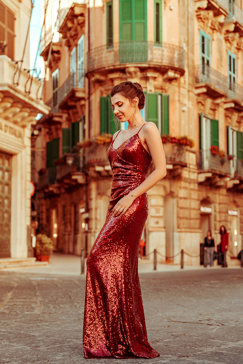 larisacostea,larisacosteablog, fashion blog, travelblog,lifestyle, ortigia,siracusa, sicilia, sicily, island of ortigia,ortigia old center,ever pretty,sequined dress,sequins,dark red dress, red dress, long dress,party dress,ball dress,wedding guest dress, up do, hair up, italy,italia, bella italia, elegant look, what to wear,outfit inspiration,visit italy, larisa in sicily,larisa in italy