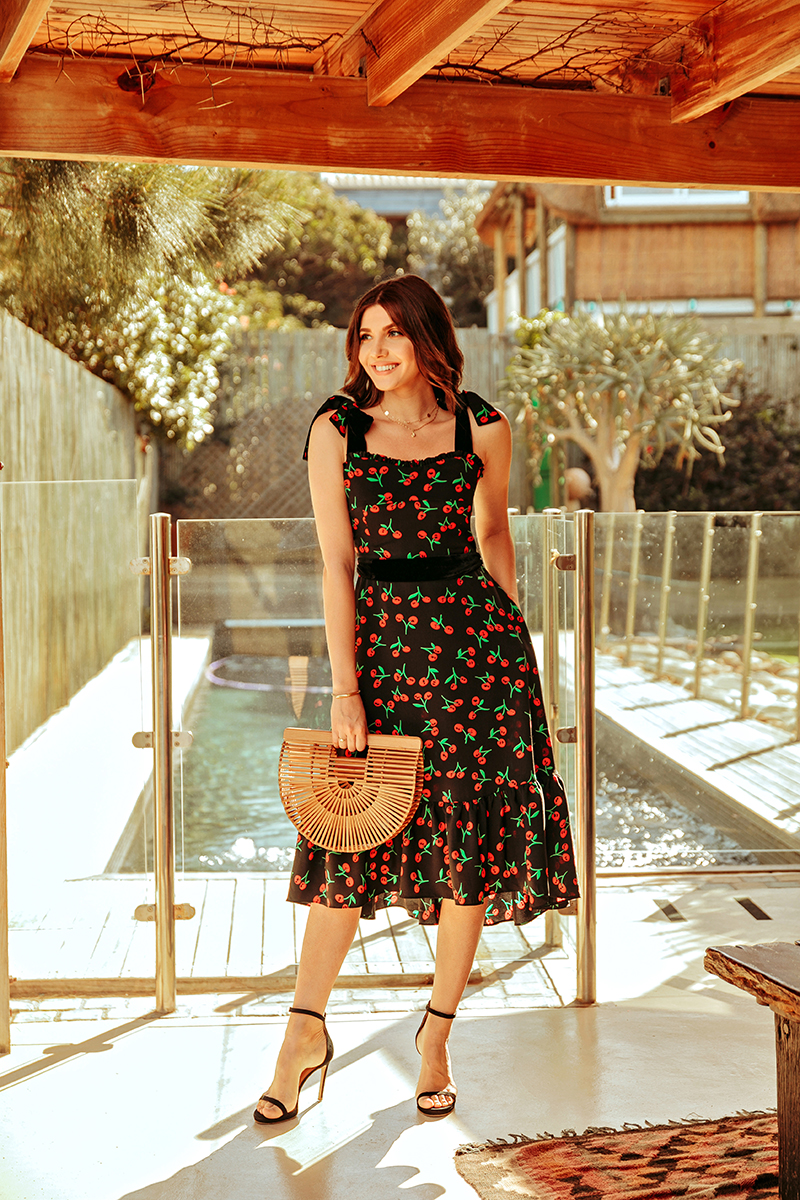 larisa costea, larisa costea blog, fashion blogger, travel blogger, lifestyle blogger, cherry dress, cherry print, print cirese, print fructe, rochie cu print de fructe, la maison de confiance, showroom, dress, midi dress, black dress, ootd, outfit inspiration, holiday, vacation, south africa, za, scarborough, cape point villa, blouders beach, penguin beach, cape point, travel, best desitnation, best vacation, cult gaia bag, anna cori sandals, black sandals, villa, best hotels