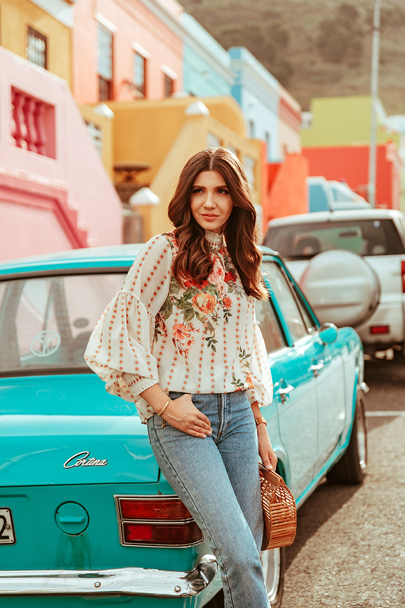 larisa costea,larisa costea blog, fashion blog, travel blog, traveler, cape town, bo-kaap, neighbourhood, colourful buildings, rainbow buildings, vintage car, chicwish floral top,floralprint, chic top, vintage jeans, chic look,outfit, cult gaia, bamboo bag, white sandals, sam edelman, best vacation, best destination, south africa 