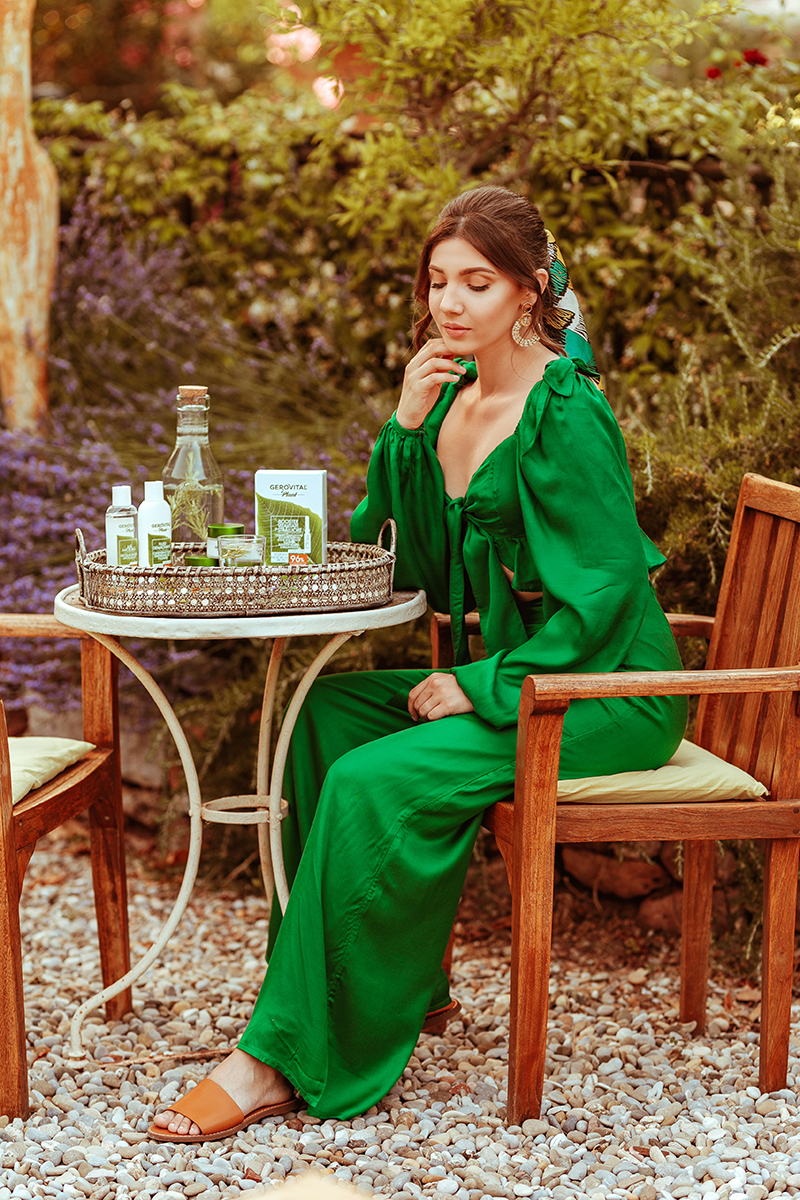 larisa costea, larisa style, larisa costea blog, beauty check, skin care, gerovital, farmec, gerovital plant, natural ingredients, ingrediente naturale, provence, larisa in frange, hydration, skin hydration, hidratarea pielii, green co-ords, green set, revolve, tularosa, la grande lauzade, le luc, travel blog, beauty blog, beauty section, take care of your skin, summer, cc cream , moisturising cream, crema hidratanta, spf, crema de noapte, crema antirid, night cream, antiwrinkle,summer look, summer outfit