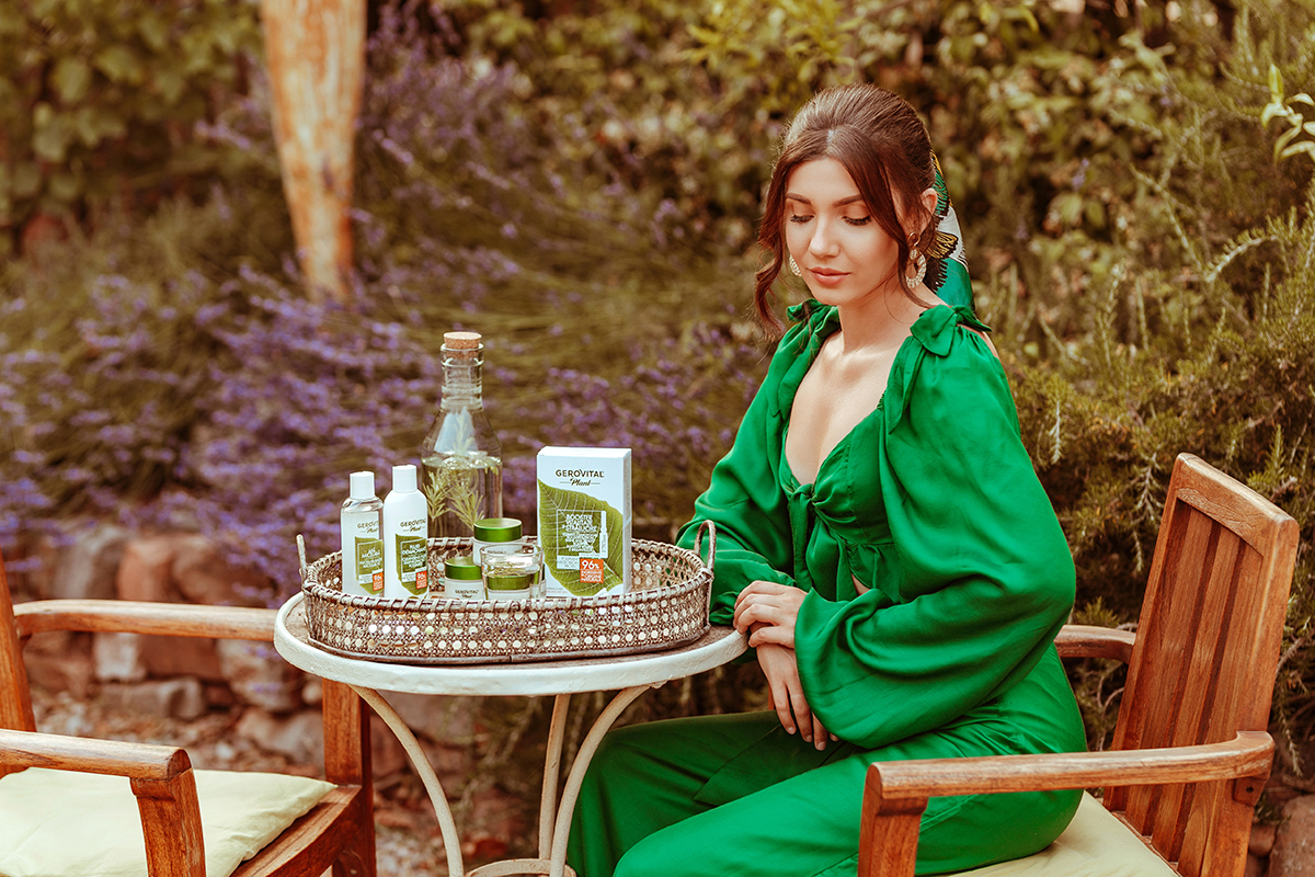 larisa costea, larisa style, larisa costea blog, beauty check, skin care, gerovital, farmec, gerovital plant, natural ingredients, ingrediente naturale, provence, larisa in frange, hydration, skin hydration, hidratarea pielii, green co-ords, green set, revolve, tularosa, la grande lauzade, le luc, travel blog, beauty blog, beauty section, take care of your skin, summer, cc cream , moisturising cream, crema hidratanta, spf, crema de noapte, crema antirid, night cream, antiwrinkle,summer look, summer outfit