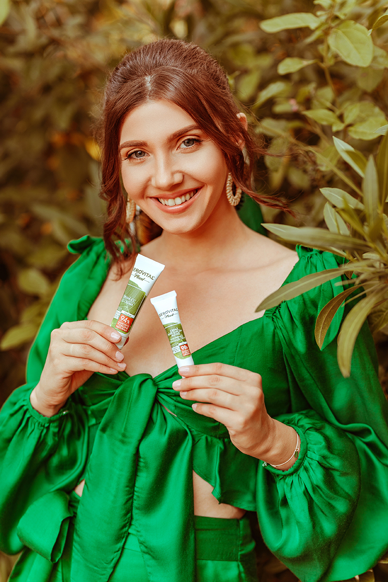 larisa costea, larisa style, larisa costea blog, beauty check, skin care, gerovital, farmec, gerovital plant, natural ingredients, ingrediente naturale, provence, larisa in frange, hydration, skin hydration, hidratarea pielii, green co-ords, green set, revolve, tularosa, la grande lauzade, le luc, travel blog, beauty blog, beauty section, take care of your skin, summer, cc cream , moisturising cream, crema hidratanta, spf, crema de noapte, crema antirid, night cream, antiwrinkle,summer look, summer outfit