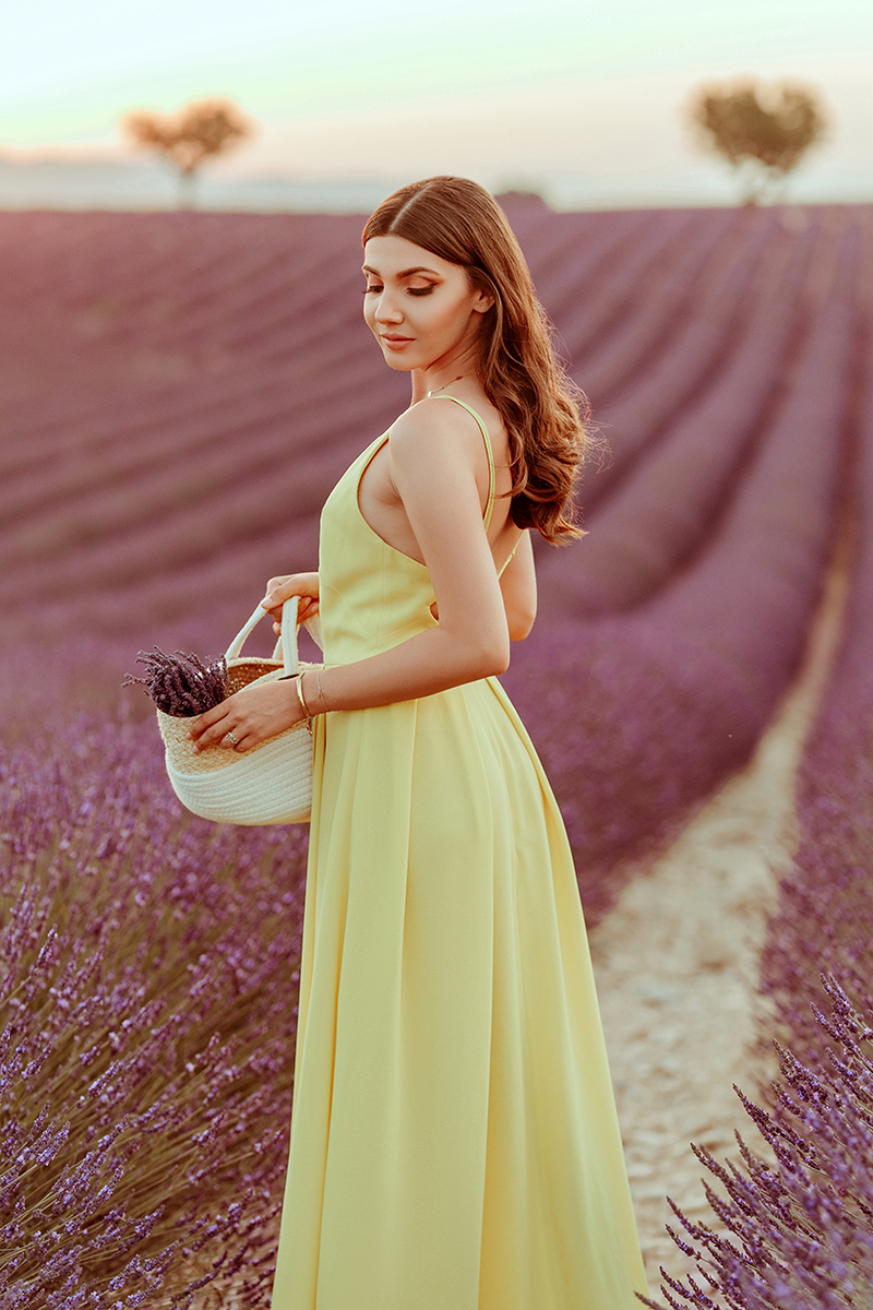 larisa costea, larisa style, larisa in provence, provence, valensole, lavender, lavender fields, lavender field, yellow dress in lavender fields, yellow dress, long dress, rochie lunga, rochie galbena, rochie spatele gol, la maison de confiance, la maison de confiance rochie, pinterest, pinterest pictures, photoshoot, natural background, nature's wonders, beautiful destination, bets vacation, best destination, holiday 2019, summer 2019, ootd, outfit inspiration, wedding guest dress, rochie eleganta