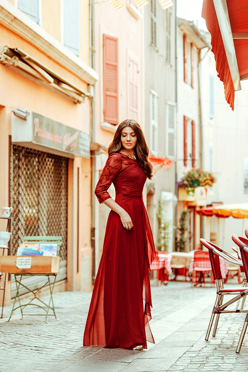 larisa costea, larisa costea blog, fashion blog, travelblog, wedding style, bridesmaid, dress, long dress,prom dress, wedding guest, ever pretty, ever pretty dress, affordable dress, dark red dress, burgundy, greoux-le-bains, provence,france,larisa in provence, wonderful streets,colourful streets, frech village, larisa in france, travel in style