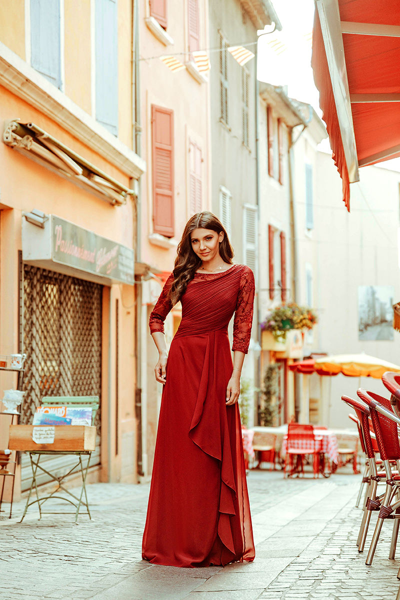 larisa costea, larisa costea blog, fashion blog, travelblog, wedding style, bridesmaid, dress, long dress,prom dress, wedding guest, ever pretty, ever pretty dress, affordable dress, dark red dress, burgundy, greoux-le-bains, provence,france,larisa in provence, wonderful streets,colourful streets, frech village, larisa in france, travel in style