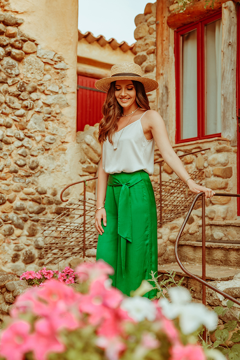 larisa costea, larisa style, larisa in provence, larisa costea blog, travel blog, fashion blog,ootd,outfit inspiration, summer holiday outfit, summer outfit,provence,le clos des collines, chambre de hotes, gites, france, franta, vacanta in franta, france holiday, best hotels,best destination, best vacation, summer 2019, best summer location, natural, peaceful, rustic,provencal, provensal, deco, romantic, breakfast, dinner, ratatouille, lavender, lavande