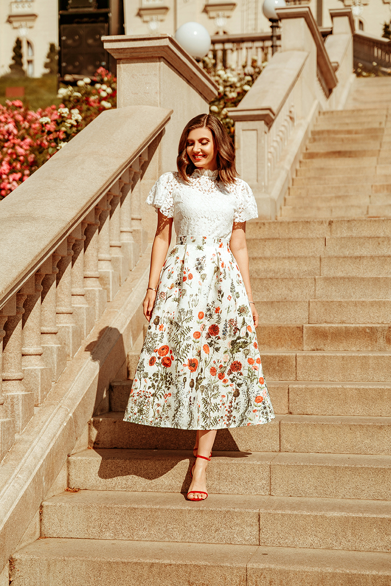 larisa costea, larisa costea blog, fashion blog, travel blog, iasi, romania, larisa in romania, ootd,outfit inspiration, palace of culture, palatul culturii, chicwish,white lace top,feminine look, lady like, a line skirt,midi skirt,floralprint skirt, chicwish skirt, velvet sandals,red velvet,summer outfit, falloutfit, feminine outfit