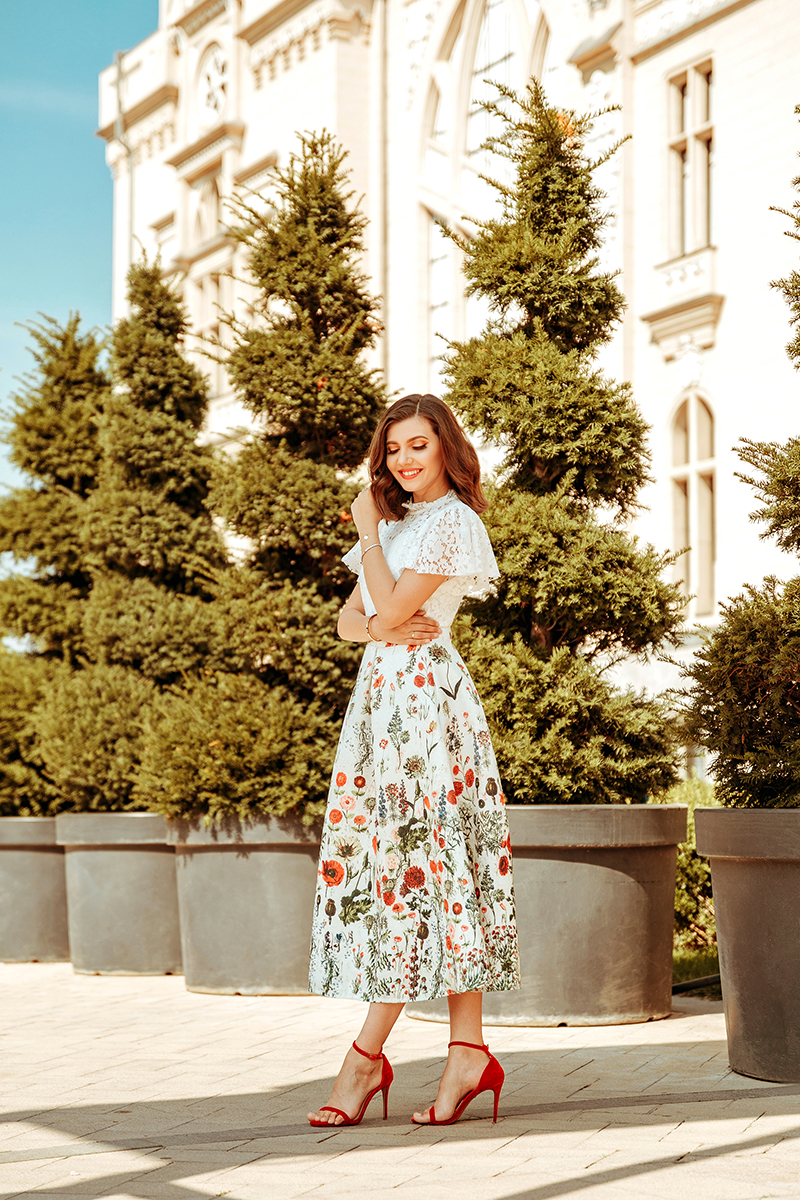 larisa costea, larisa costea blog, fashion blog, travel blog, iasi, romania, larisa in romania, ootd,outfit inspiration, palace of culture, palatul culturii, chicwish,white lace top,feminine look, lady like, a line skirt,midi skirt,floralprint skirt, chicwish skirt, velvet sandals,red velvet,summer outfit, falloutfit, feminine outfit