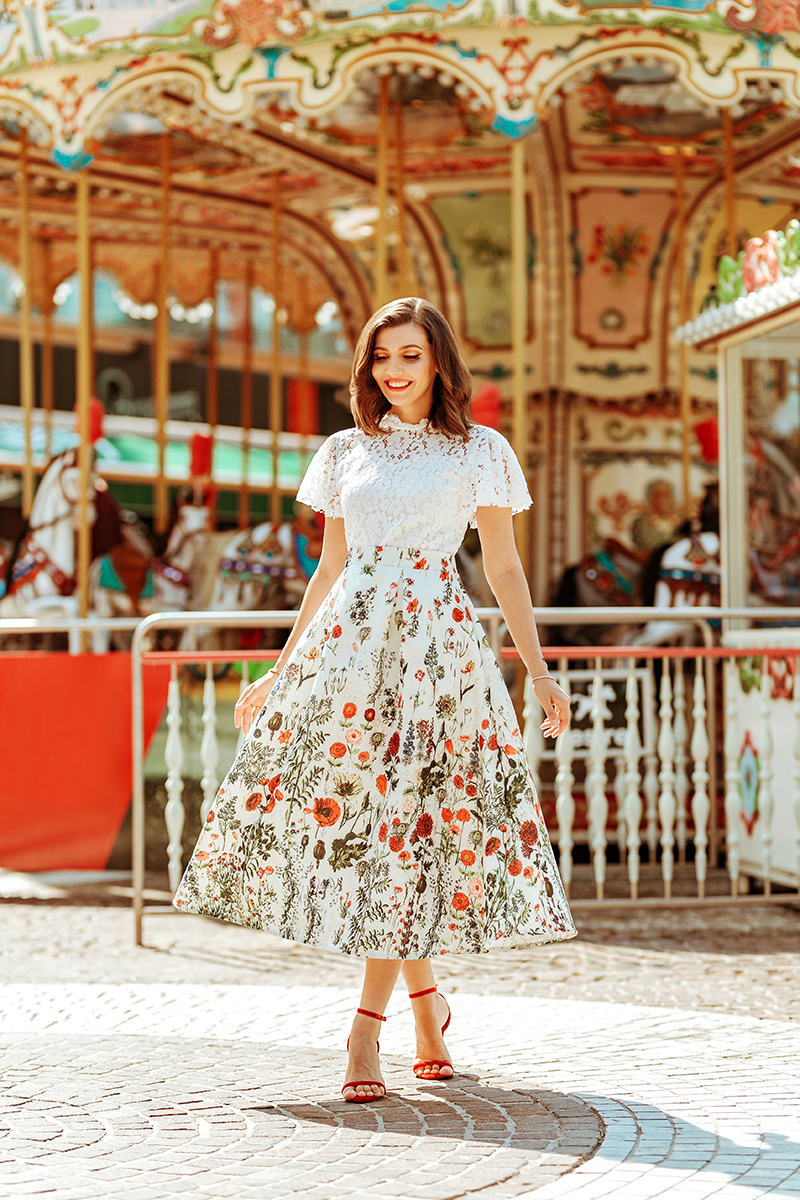 larisa costea, larisa costea blog, fashion blog, travel blog, iasi, romania, larisa in romania, ootd,outfit inspiration, palace of culture, palatul culturii, chicwish,white lace top,feminine look, lady like, a line skirt,midi skirt,floralprint skirt, chicwish skirt, velvet sandals,red velvet,summer outfit, falloutfit, feminine outfit