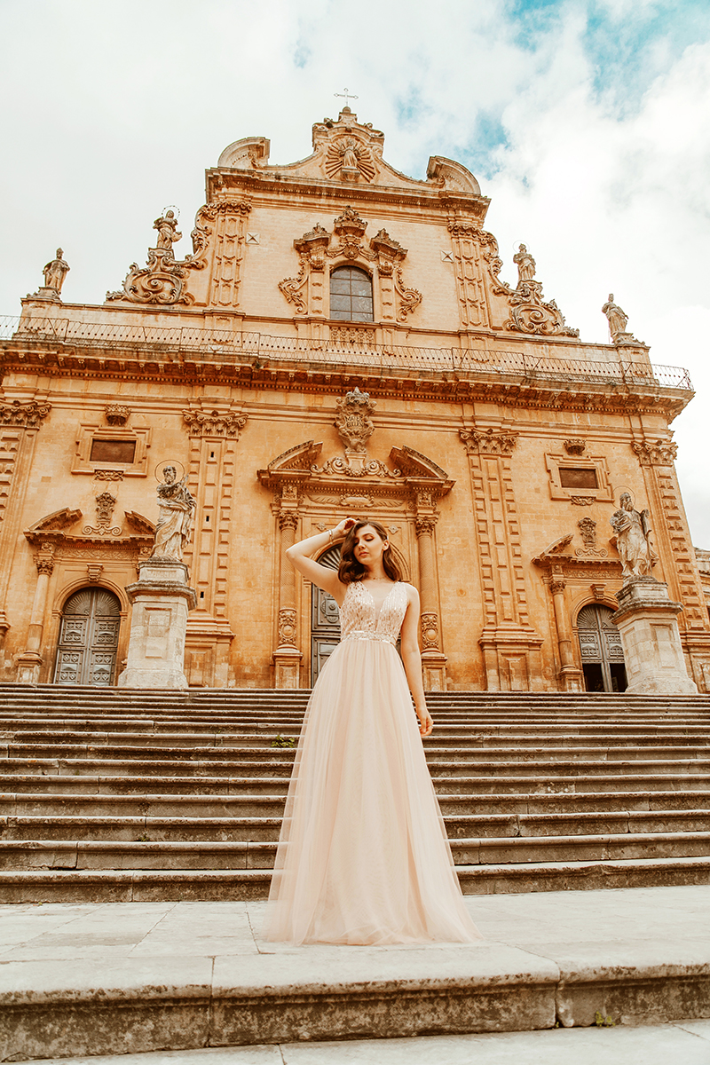 larisa costea, larisa costea blog, larisa in italy, larisa in sicily, sicilia, sicily, modica, unescu buidings, san pietro church, san giorgio cathedral, baroque style ,aroque buildings, oldest baroque city, ever pretty, new arrivals, elegant dress, long dress, bridesmaid dress, prim dress, wedding guest dress, pink dress, tulle dress, sequin dress, special ocasion dress, ootd, glam, glamorous, street style, ootd, outfit inspiration