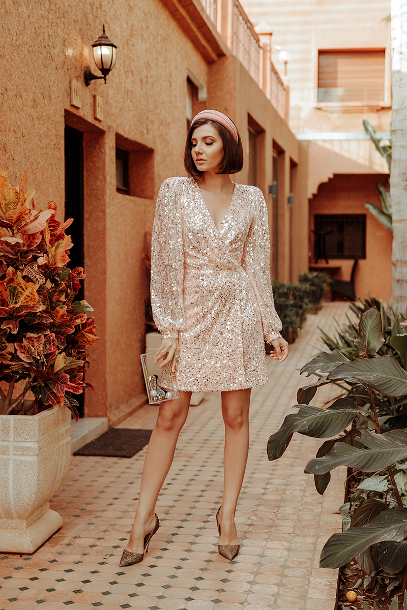 larisa costea, larisa costea blog, larisa style, larisa in morocco, morocco, taghazout, taroundant, agadir, domaine villate limoune, best destination, best location, outfit inspiration, ootd, nye. nye2020, sparkling dress, what to wear, sequin dress, alyich, alina puscas designer, bridal, ready to wear, special dresses, rochii speciale, rochii ocazie, rochii revelion, rochii de mireasa, plexiglas clucth, mnologie, anna dumitru bentita, bentita de catifea, velvet headband, pink headband, kurt geiger stilettos, sparkling shoes, pantofi stralucitori, glam, glamourous look, party look, best dressed guest