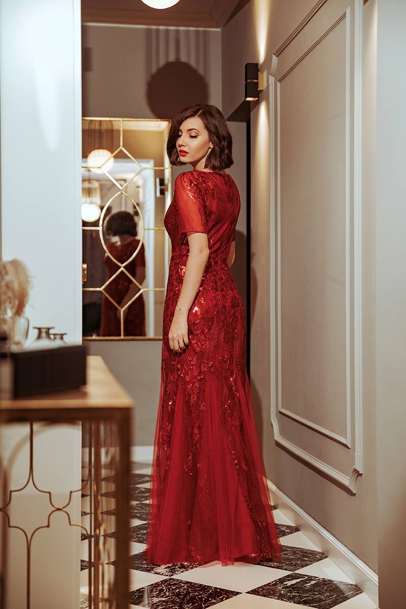 larisa costea, larisa style, larisa costea blog, nye 20202, nye at home, not so boring nye, our apartment, living room, evening dress, sequins dress, ever pretty, ever pretty dress, red dress, long dress, tulle dress, fishtail dress, prom dress, rochie lunga, rochie eleganta, nye look, nye outfit, tinuta de revelion, tinuta eleganta, bal, fashion blogger, outfit inspiration, ootn