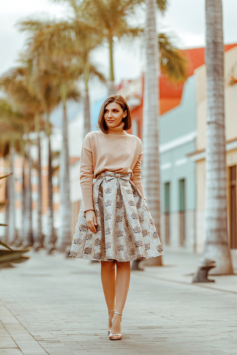 larisa costea, larisa style, larisa costea blog, fashion blog, travel blog, fashionista, ootd, outfit inspiration, spring outfit, valentines day outfit, chicwish skirt, beige skirt, gold and navy skirt, bowknot skirt, midi skirt, a line skirt, camel sweater, chicwish camel sweater, puero de la cruz, tenerife, black beach, Puerto de la cruz center, february, 2020, best destination, best location