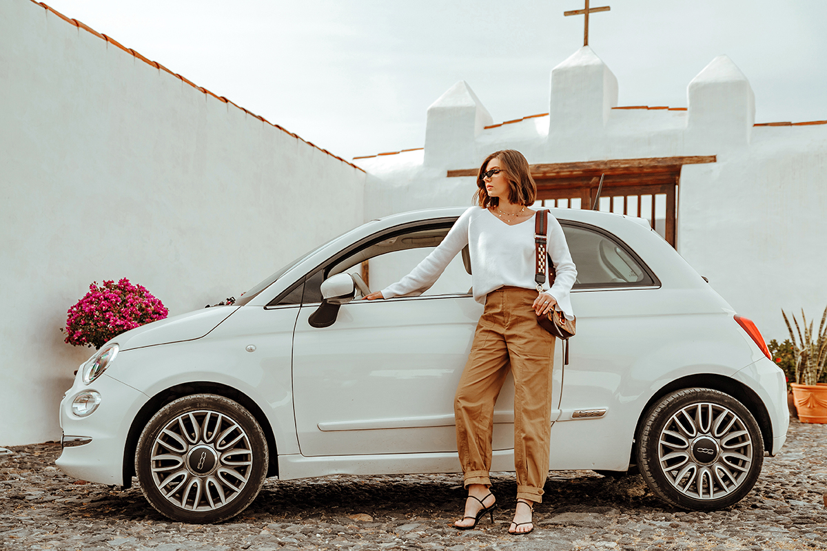 larisa costea, larosa costea blog, larisa style, goldcar, las casas del camino real,. fiat 500, car lover, rental, rent a car, goldcar.es, rent a car in tenerife, gran canaria, white car, best rental, option, cheap rentals, trip, traveler, 2020, best destination, best vacation, bets hotels, ootd, outfit inspiration, spring outfit, cargo pants, kitten heel sandals, mini sunglasses, cool style, what to wear