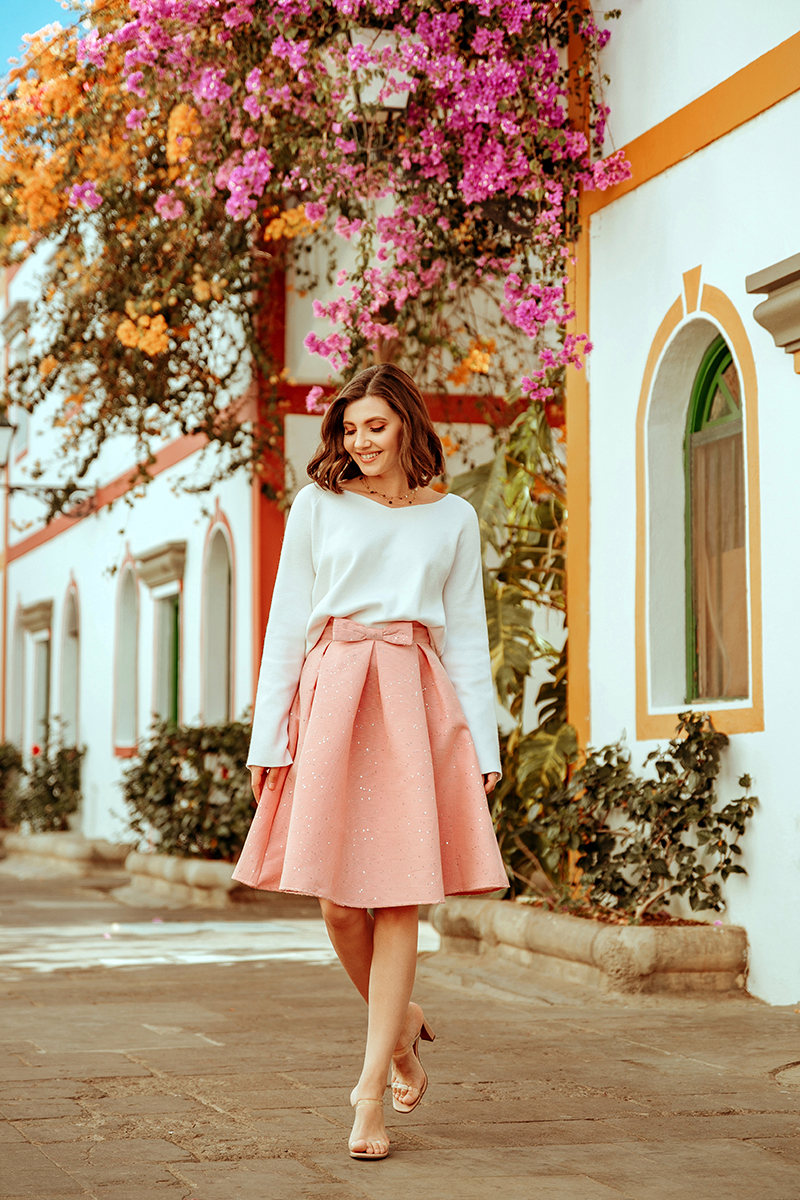 larisa costea, larisa costea blog, larisa style, larisa in spain, larisa in gran canaria, gran canaria, puerto de mogan, lovely village, best destination, best location, holiday, vacation, 2020, chicwish, chicwish skirt, outfit inspiration, 1st of mtch, 1 martie, martisor, steven sandals, transparent sandals, shopbop, white chiswish sweater, girly look, feminine look, feminine outfit, sprint outfit, ootd, chicwish, midi skirt, pink midi skirt, white sweater