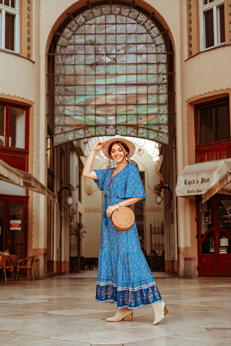 larisa costea, larisa style, larisa in ordadea, larisa in romania, fashion blog, travel blog, lifestyle blog, larisa costea blog, visit oradea, oradea, online shopping, light in the box, lightinthebox, www.lightinthebox.com, maxi dress, long blue dress, floral print dress, boho dress, boho fall outfit, fall outfit inspiration, discount code, fedora hat, beige hat, suede boots, ankle boots, rattan round bag, straw bag, ootd, outfit inspiration, boho outfit, boho fall outfit, fall 2020, october, golden hour