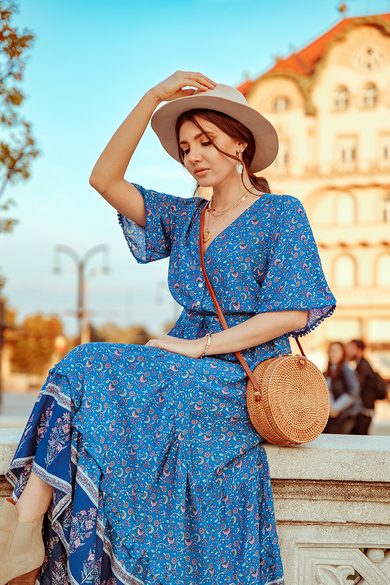 larisa costea, larisa style, larisa in ordadea, larisa in romania, fashion blog, travel blog, lifestyle blog, larisa costea blog, visit oradea, oradea, online shopping, light in the box, lightinthebox, www.lightinthebox.com, maxi dress, long blue dress, floral print dress, boho dress, boho fall outfit, fall outfit inspiration, discount code, fedora hat, beige hat, suede boots, ankle boots, rattan round bag, straw bag, ootd, outfit inspiration, boho outfit, boho fall outfit, fall 2020, october, golden hour