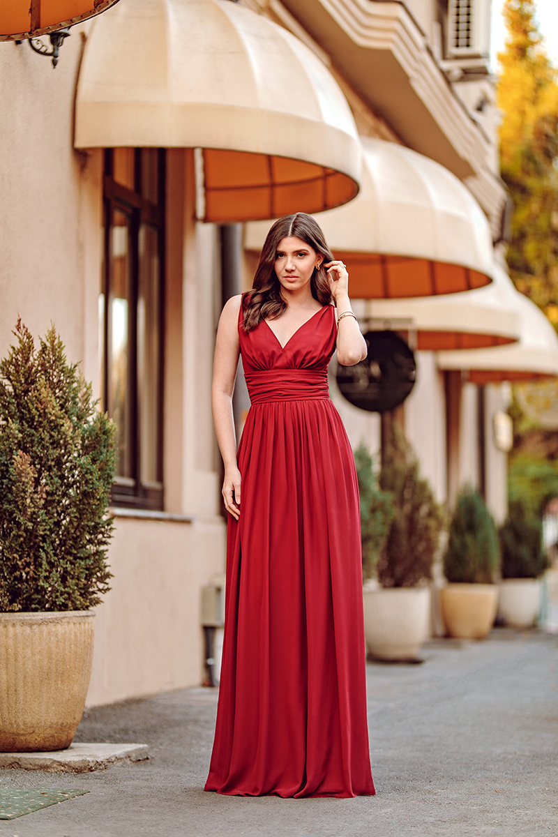 larisa costea, larisa style, larisa costea blog, fashion blog, travel blog, red dress, red glitter dress, red sewuins dress, festive dress, ever pretty dress, long dress, special ocasion dress, mermaid cut, short sleeves dress, dimitrie racovita, streets of bucharest, beautiful buildings, bucharest