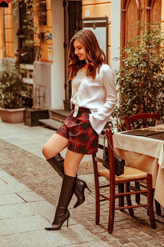 High black boots in three different outfits – Larisa Costea